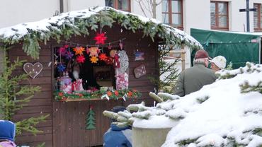 Grafik Weihnachtsmarkt mit Schnee